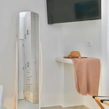 Serenite Santorini Getaway Offering 2 Bedrooms And Stunning Sea Views * Kamari (Santorini)