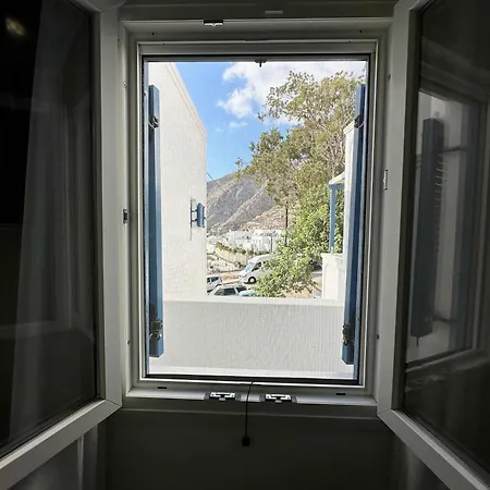 Serenite Santorini Getaway Offering 2 Bedrooms And Stunning Sea Views Kamari (Santorini)