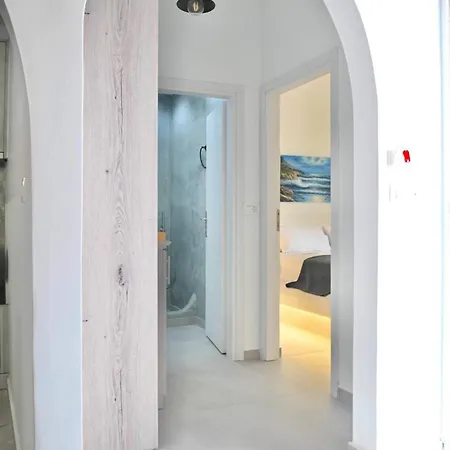Serenite Santorini Getaway Offering 2 Bedrooms And Stunning Sea Views * Kamari (Santorini)