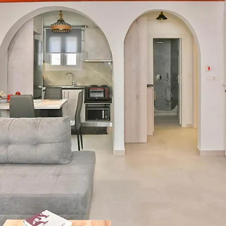 Serenite Santorini Getaway Offering 2 Bedrooms And Stunning Sea Views * Kamari (Santorini)